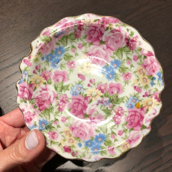 Royal Chintz vintage micro mini pitcher w/saucer - Picture 7 of 12